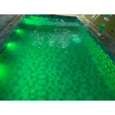 Instalação de refletores para piscina