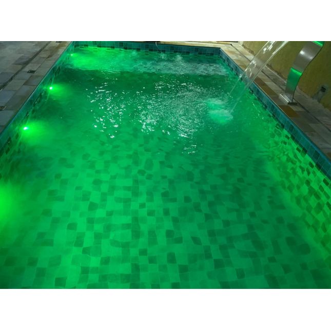 Instalação de Refletores em piscinas